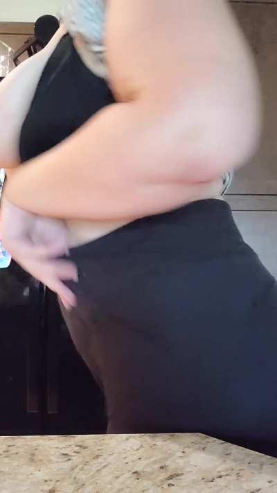 Bend me over the kitchen counter and make me your slut 🥵