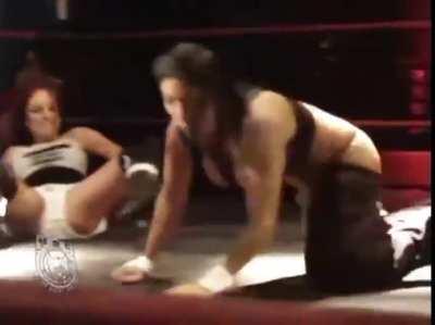 Christy Hemme pantsing Traci Brooks 😂😂