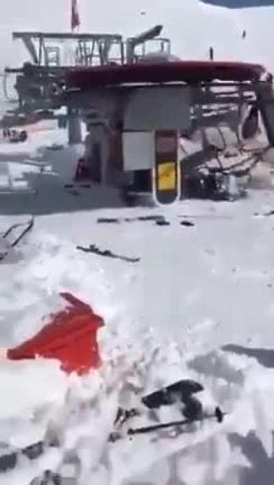 Ski lift malfunction