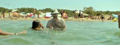 Elli Tringou, others - Suntan (GR2016) - In Greece, Anna demonstrates to her doctor her leg has healed.