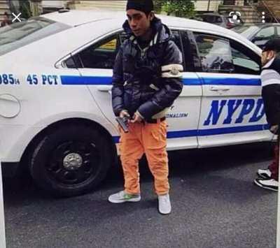 Remember when NYPD put a manhunt on this nigga over this pic😂