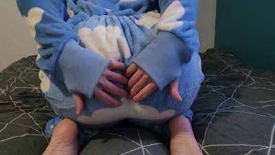 I love the feeling of the fleece against my ass 🥵