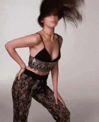 Everything about Hailee Steinfeld is so sexy