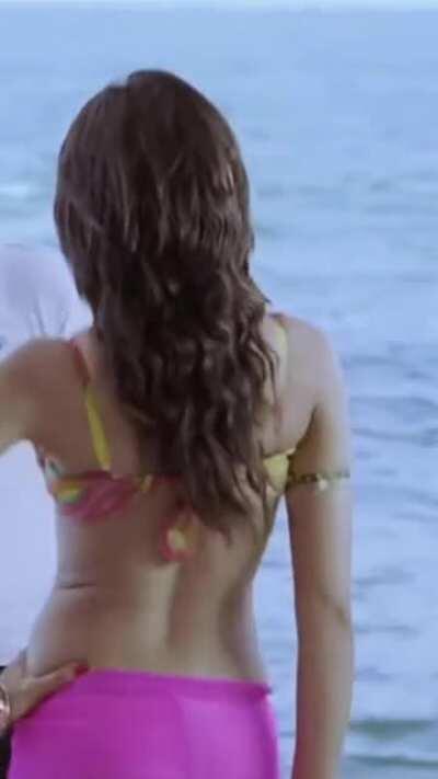 Deepika Padukone - Oh Girl You're Mine Vertical Edit