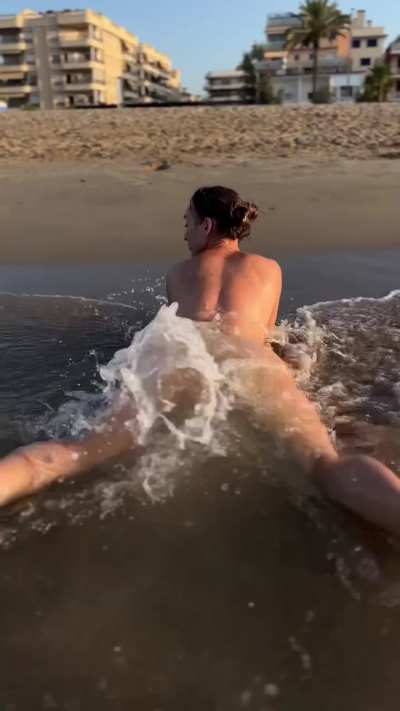 Full disclosure of me on a public beach without embarrassment