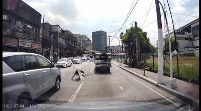 This video pretty much sums up what’s wrong with our country’s commuting system. Is it the pedestrian, the jeepney driver, or the SUV’s fault here? (video credits to the owner in the comments below)