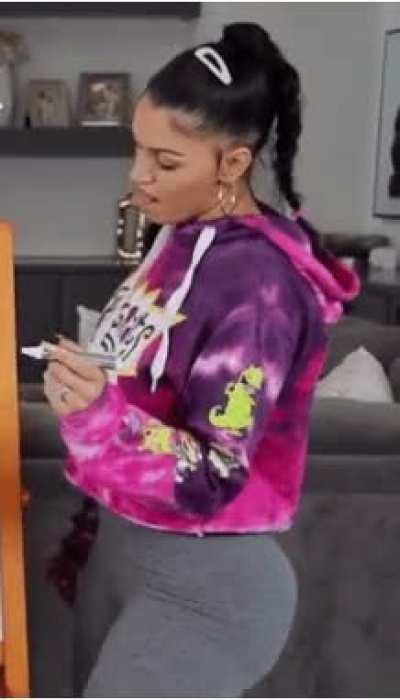 Just look at it move 🍑😋