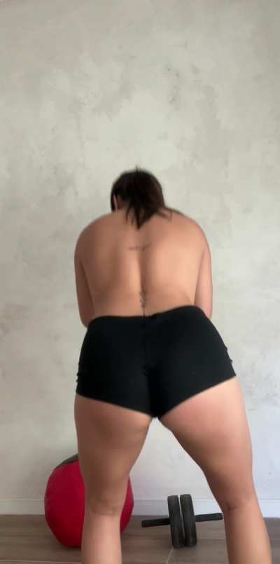 I'm 19, I wanna know who's viewing my post, are u older than me