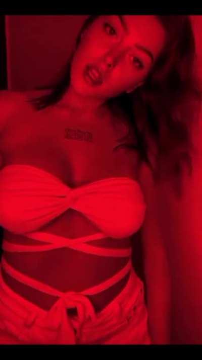 la tettona claudia dorelfi vuole farci sborrare 