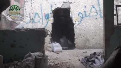 Opposition fighters clashing with the SAA in Jobar, Damascus are forced to move due to incoming - 4/13/2014