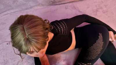 Cute babe spitroasts herself with a dildo while she worships cock