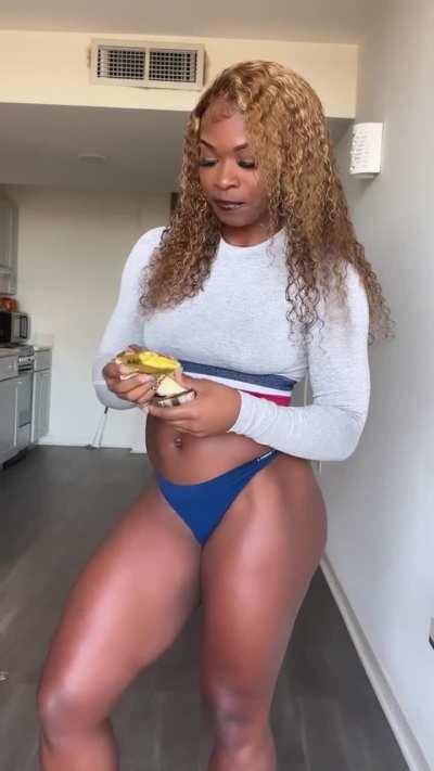 It’s hard to get that protein in but maybe if it was something sweet healthy and enjoyable u can actually get at least 50g in if u eat 2 treats per day 😋🍫💪🏾