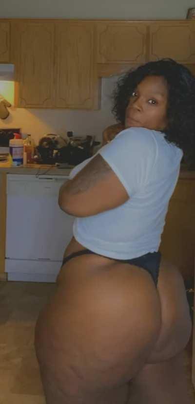 Chocolate for breakfast anyone?? 🍫❤️💋