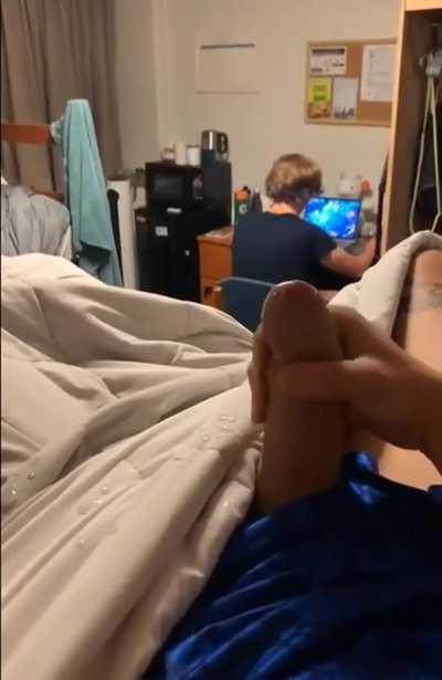 Came alone while my gf is playing videogames :(