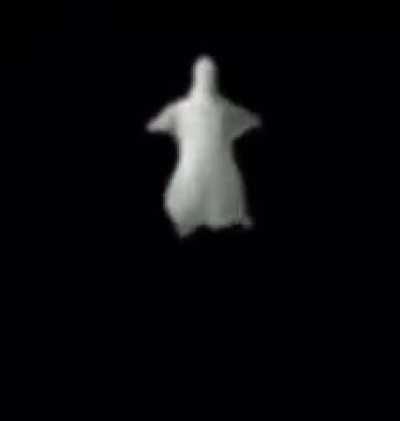 * se caga del susto*