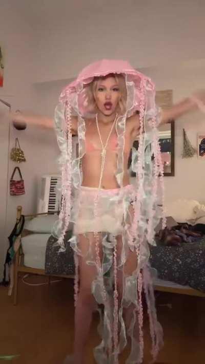 'Coquette Jelly' - Grace VanderWaal (TT)