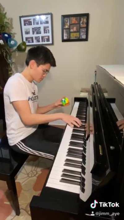 [EFFORT POST] This took me forever to time perfectly...