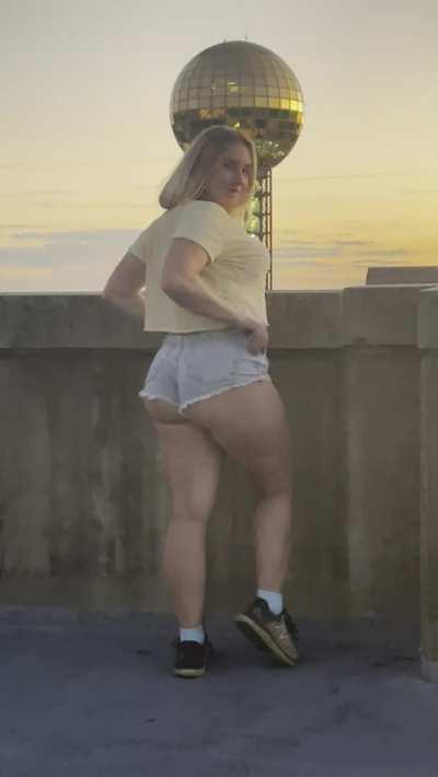 Flashing my big ass!