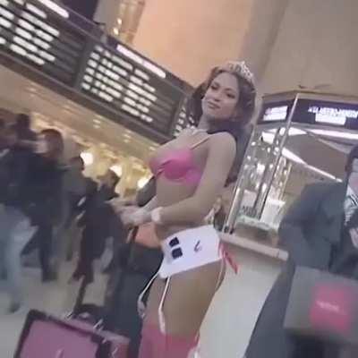 Melina in a hot lingerie