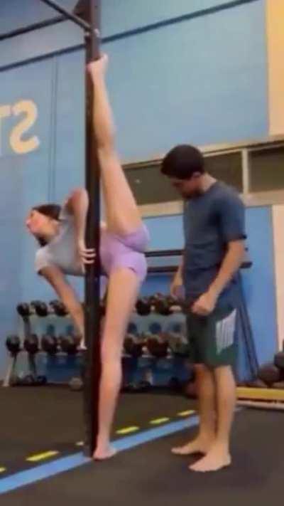 я думал он за табуреткой побежал