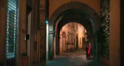 Alison Brie and Aubrey Plaza