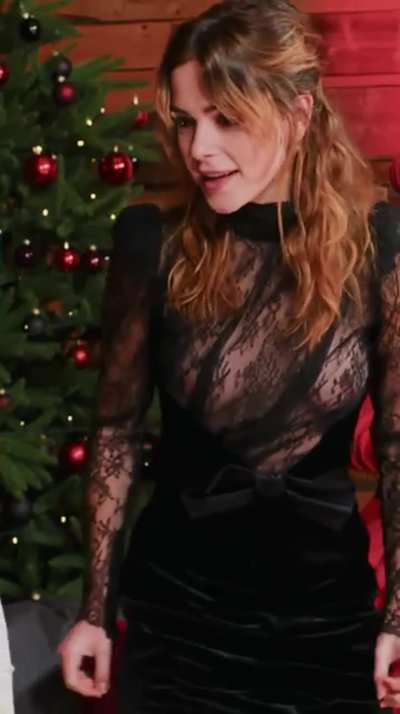Kiernan shipka seethru