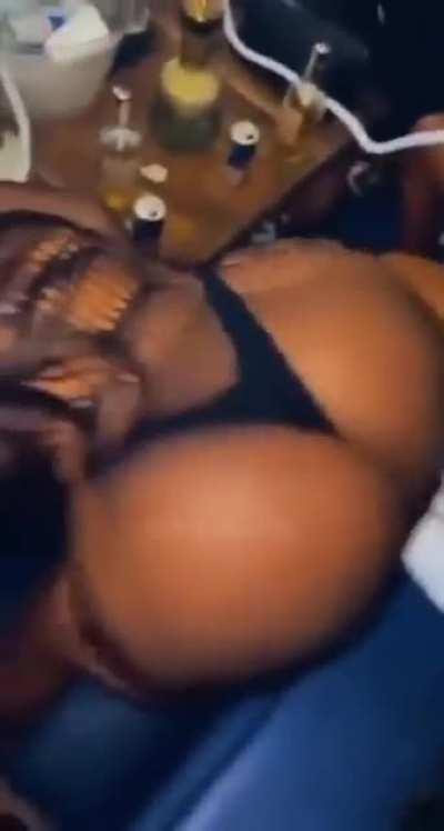 She Kno what she doing 😻