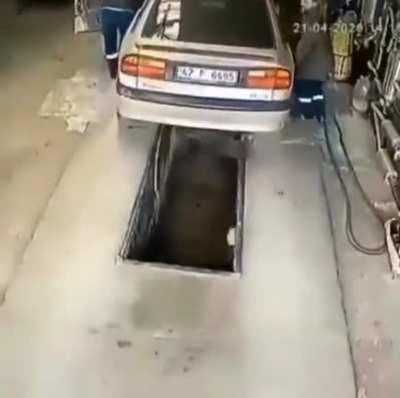 Let me help to push the car