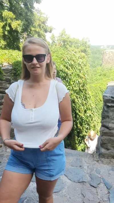 This group of tourists was really close. I wonder if they realized something was wrong. Heh