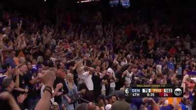 [Highlight] CP3 hits back-to-back triples and subs himself out of the game