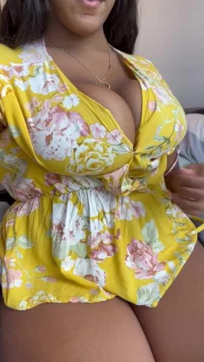 hungry? 🤭🍑👅