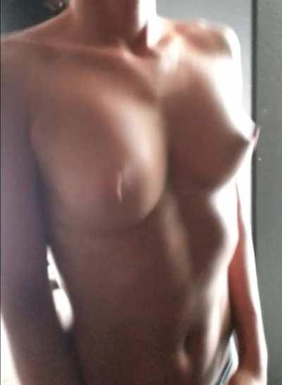 1st post here.. slow motion bounce [f]