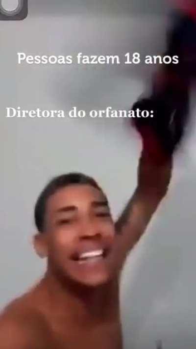 Sai daqui v****, pega suas coisa e vai pra casa do...