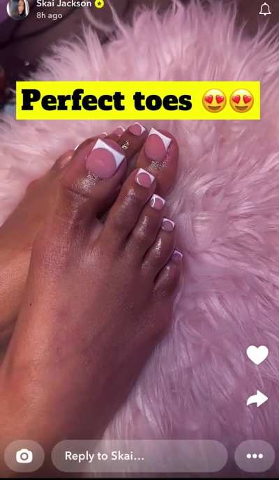 Skai Feet from snap 