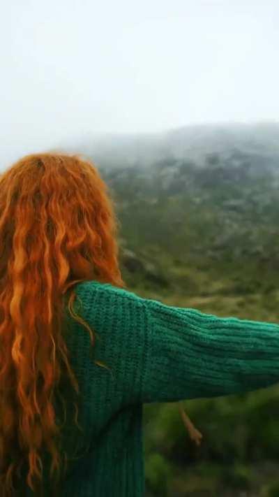 The incredible sound of this woman’s voice with acoustics of the mountains.