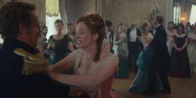 Christina Hendricks has such an amazing jiggle