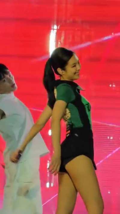 Jennie's body is so hot, I want to dominate her 🥵