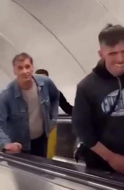 Приложение делает людям улыбки