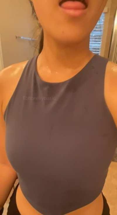 PSA: My free Valentine's Day masturbation video is still free to see for OF & Fansly subscribers!