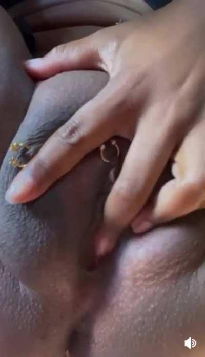 Female: La Capitana 🇩🇴 Dominicana Huge Pussy