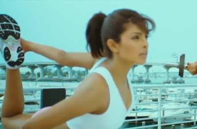 Wanna pump Priyanka Chopra so bad! 🤤🔥💦