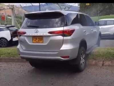 This idiot doing a U-turn