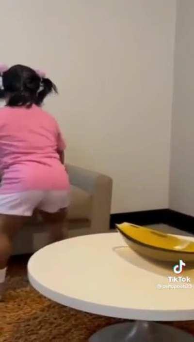 ✨Annie ringing around the nexussy, waiting for the whole enemy team to respawn✨