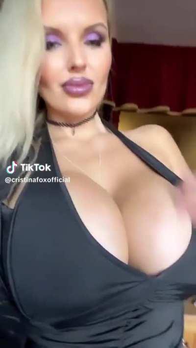 @cristinafoxofficial