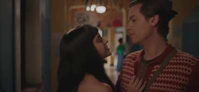 Veronica & Jughead kiss 