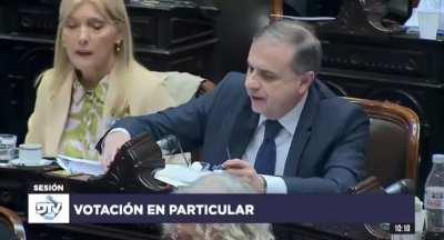 Usted es victima de lo que usted decidió en base a lo que hemos hecho todos