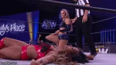 Brandi Rhodes and Anna Jay