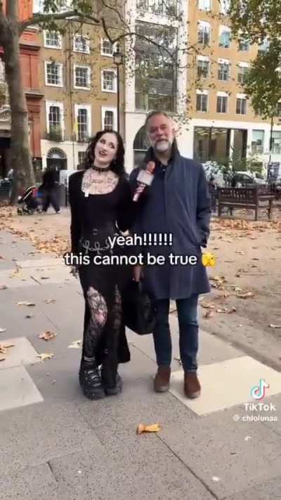 Man destroys Federal agent LARPing as a Goth Girl