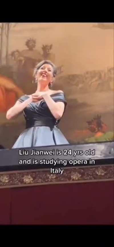 A soprano was singing her 4th encore, 