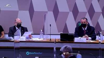 O diretor do Butantan, Dimas Covas, revelou na CPI DA COVID que, em outubro de 2020, foi feita uma proposta de 100 milhões de doses da Coronavac ao Governo Federal, com entrega no 1º semestre de 2021. A quantidade poderia imunizar 50 milhões de pessoas.